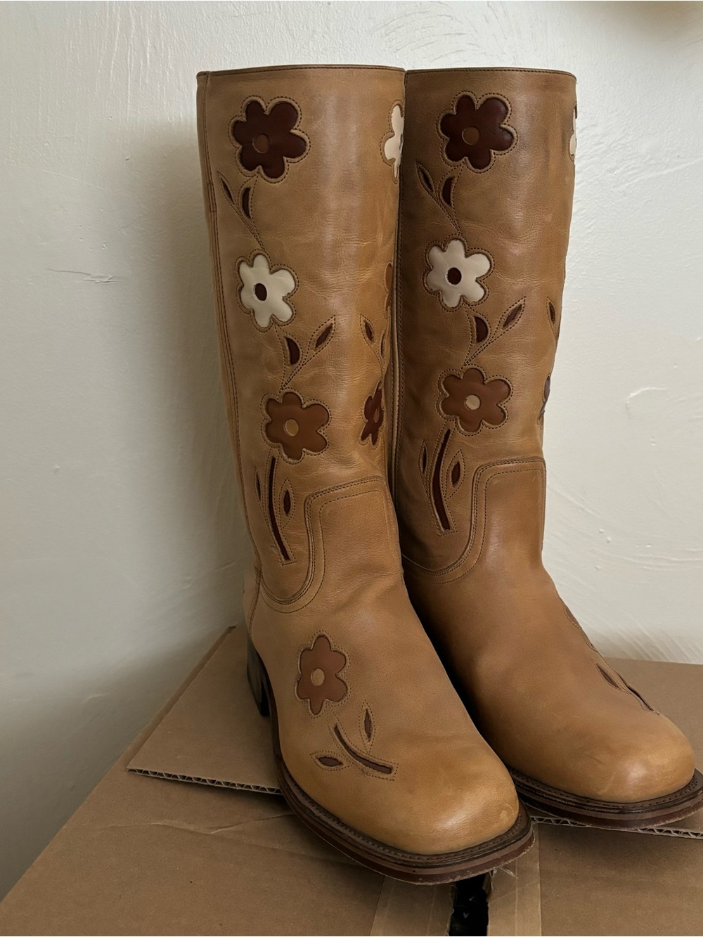 Sendra floral boots
